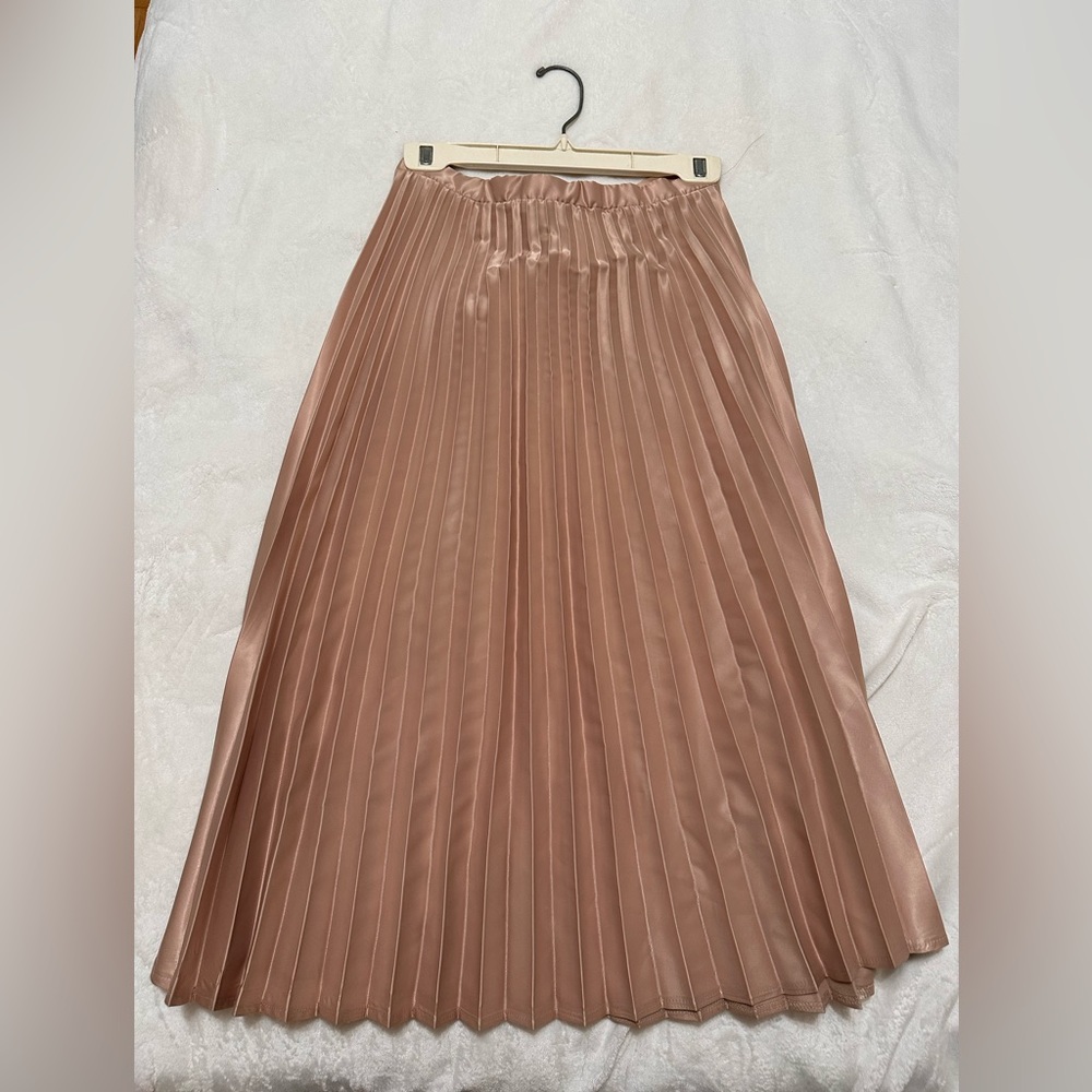 Pleated maxi skirt